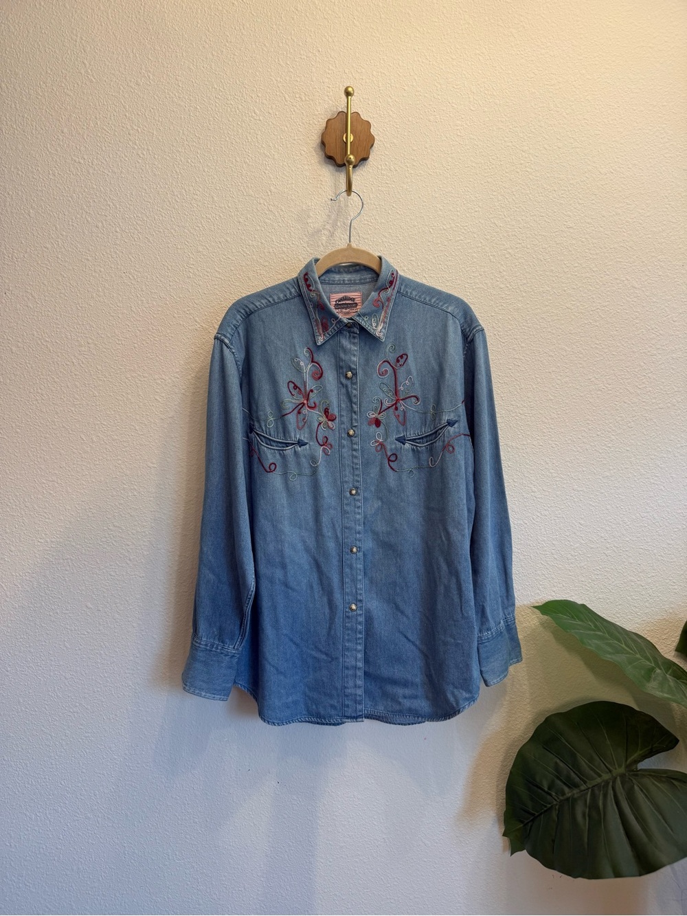 Vintage Cambridge Country Store Embroidered Western Denim Snap Shirt | Sz 10